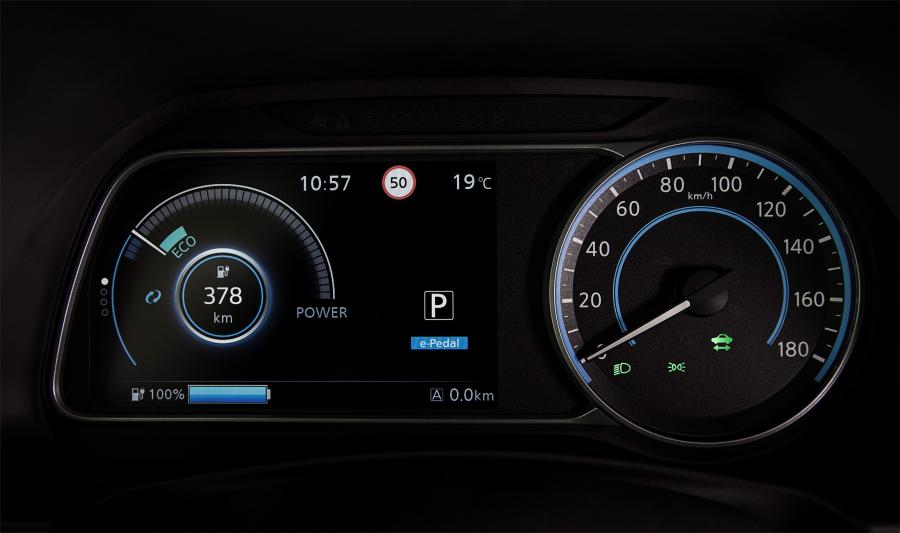 Панель приборов Nissan Leaf 2018 года  (WW) (фото 9 из 40)